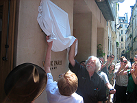 Unveiling the Plaque at the Beat Hotel Unveiling the Plaque at the Beat Hotel